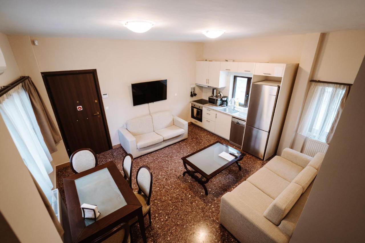 Luxury Apartment In Plaka - Acropolis Атина Екстериор снимка